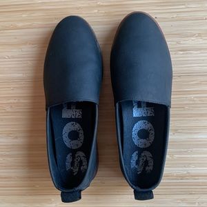 Black leather sorel slip ons